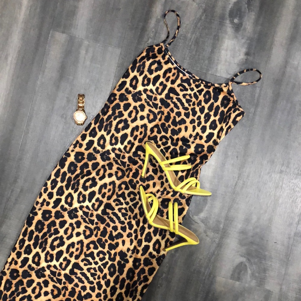 NWOT Heeled Sandals 👡